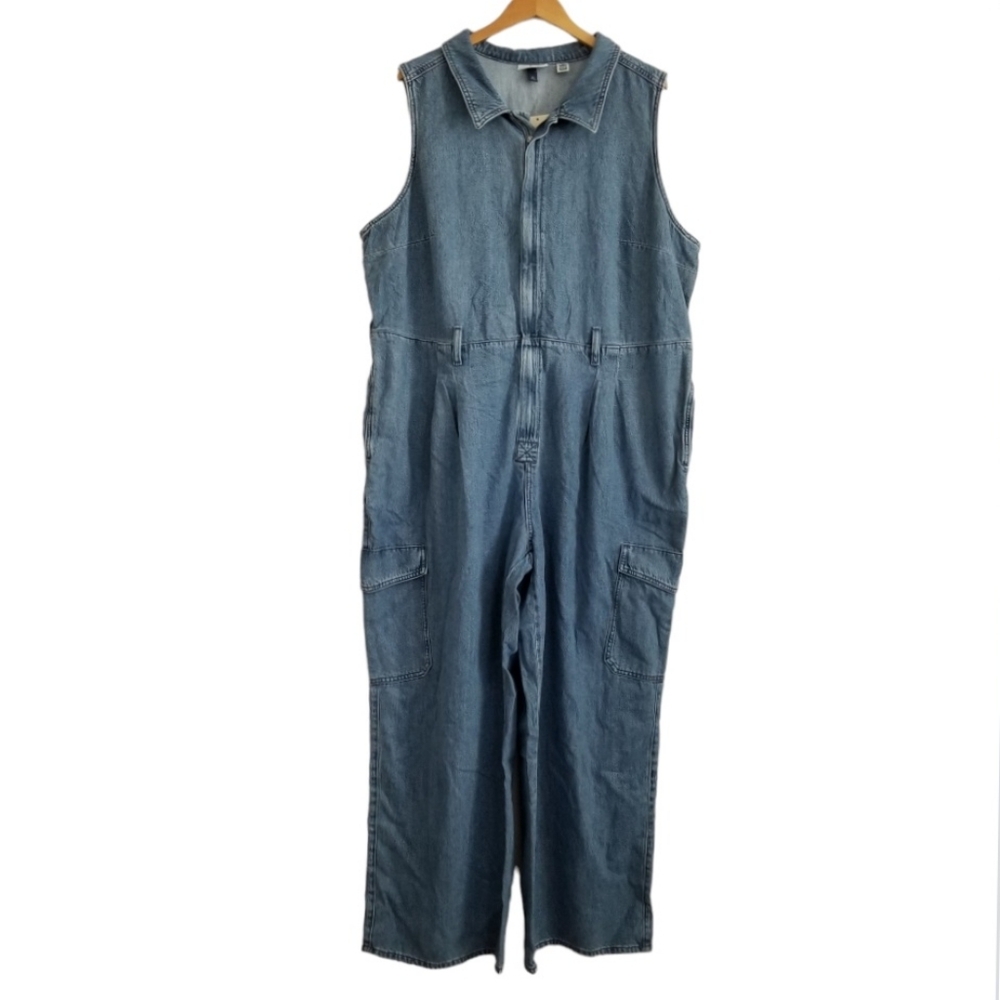 NWT Universal Thread Denim Cargo Jumpsuit Size 22